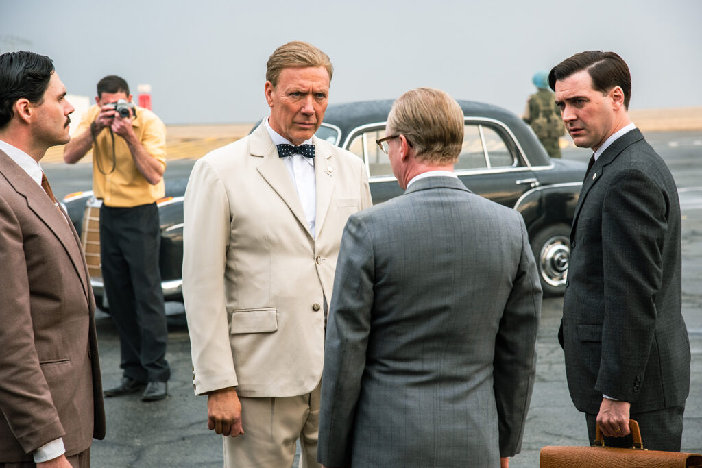 Dag Hammarkjöld talking to other diplomats.